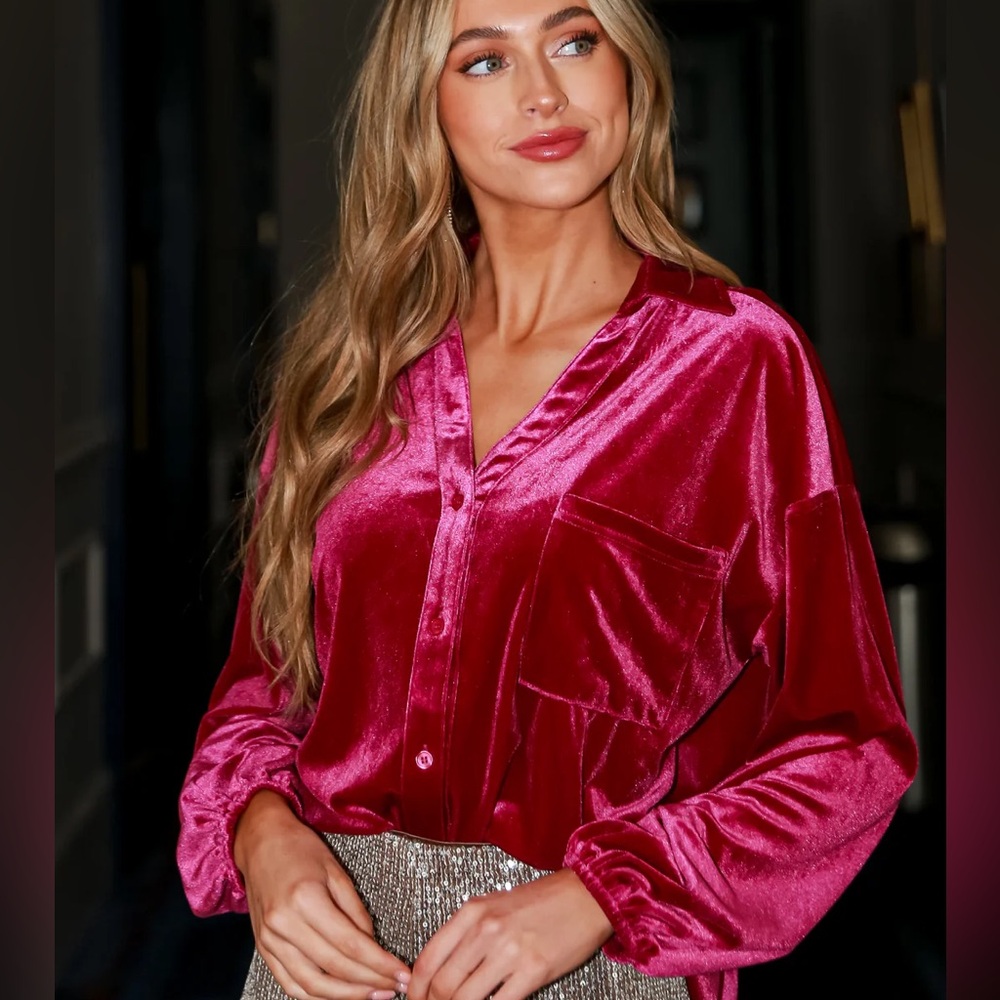 047. NWT White House Black Market Satin Fuchsia Buttoned Down Blouse